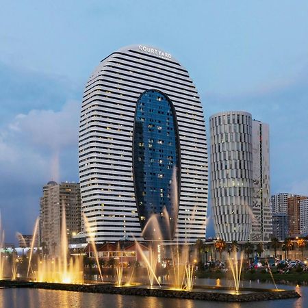 Courtyard By Marriott Batumi Hotell Exteriör bild