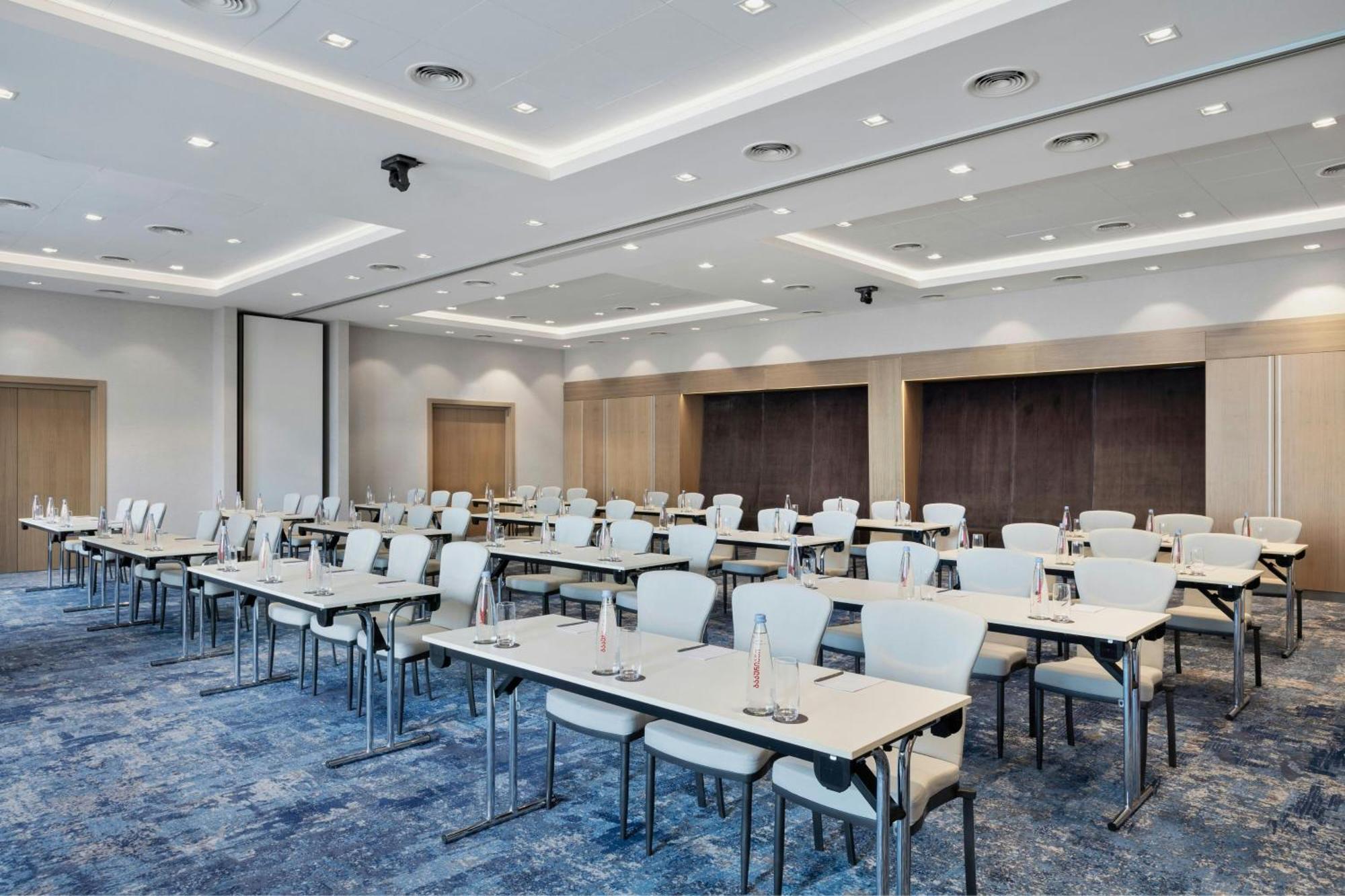 Courtyard By Marriott Batumi Hotell Exteriör bild