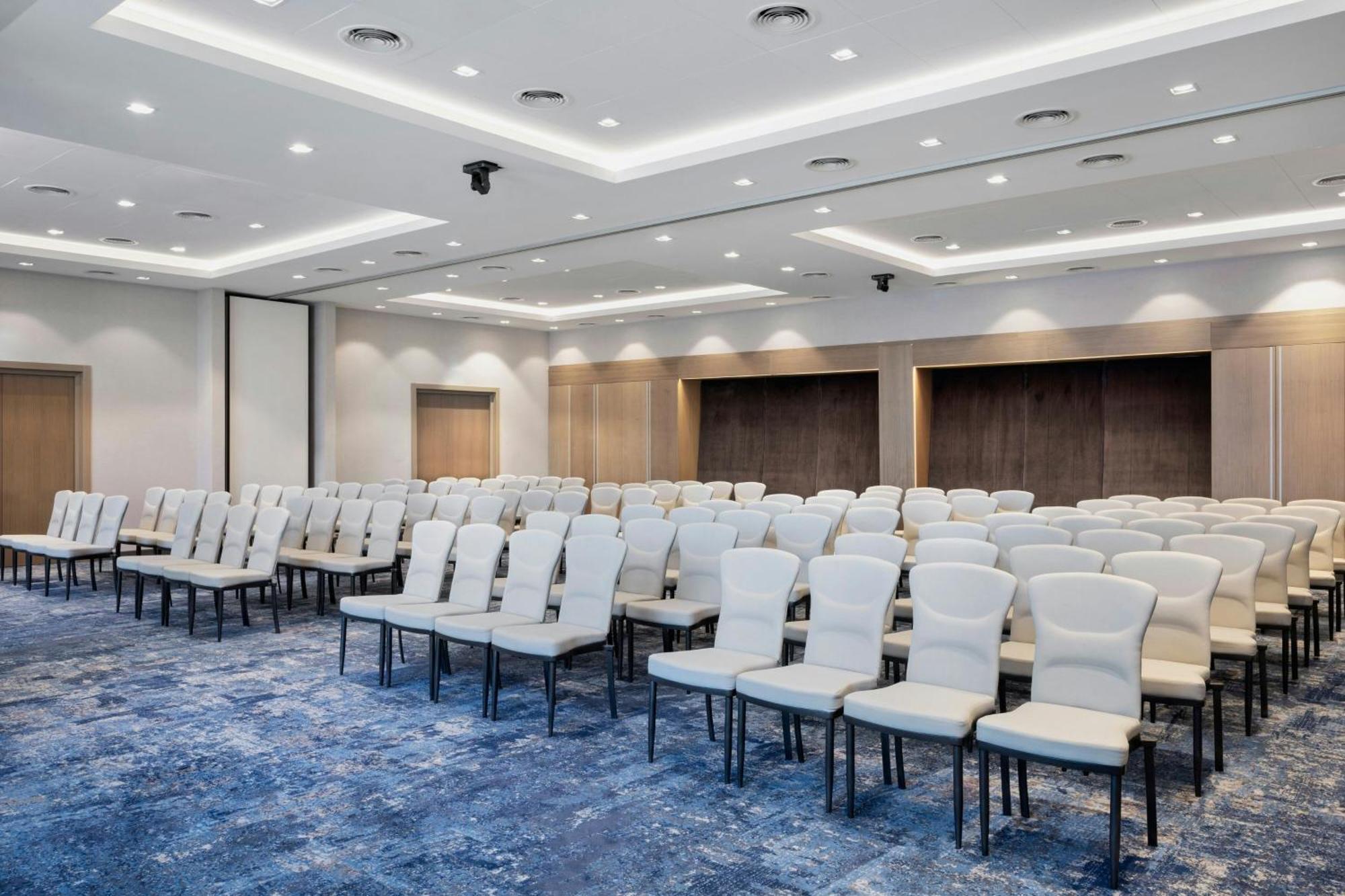 Courtyard By Marriott Batumi Hotell Exteriör bild