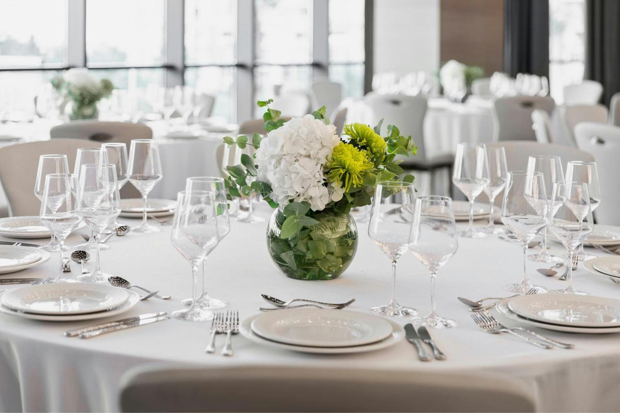Courtyard By Marriott Batumi Hotell Exteriör bild
