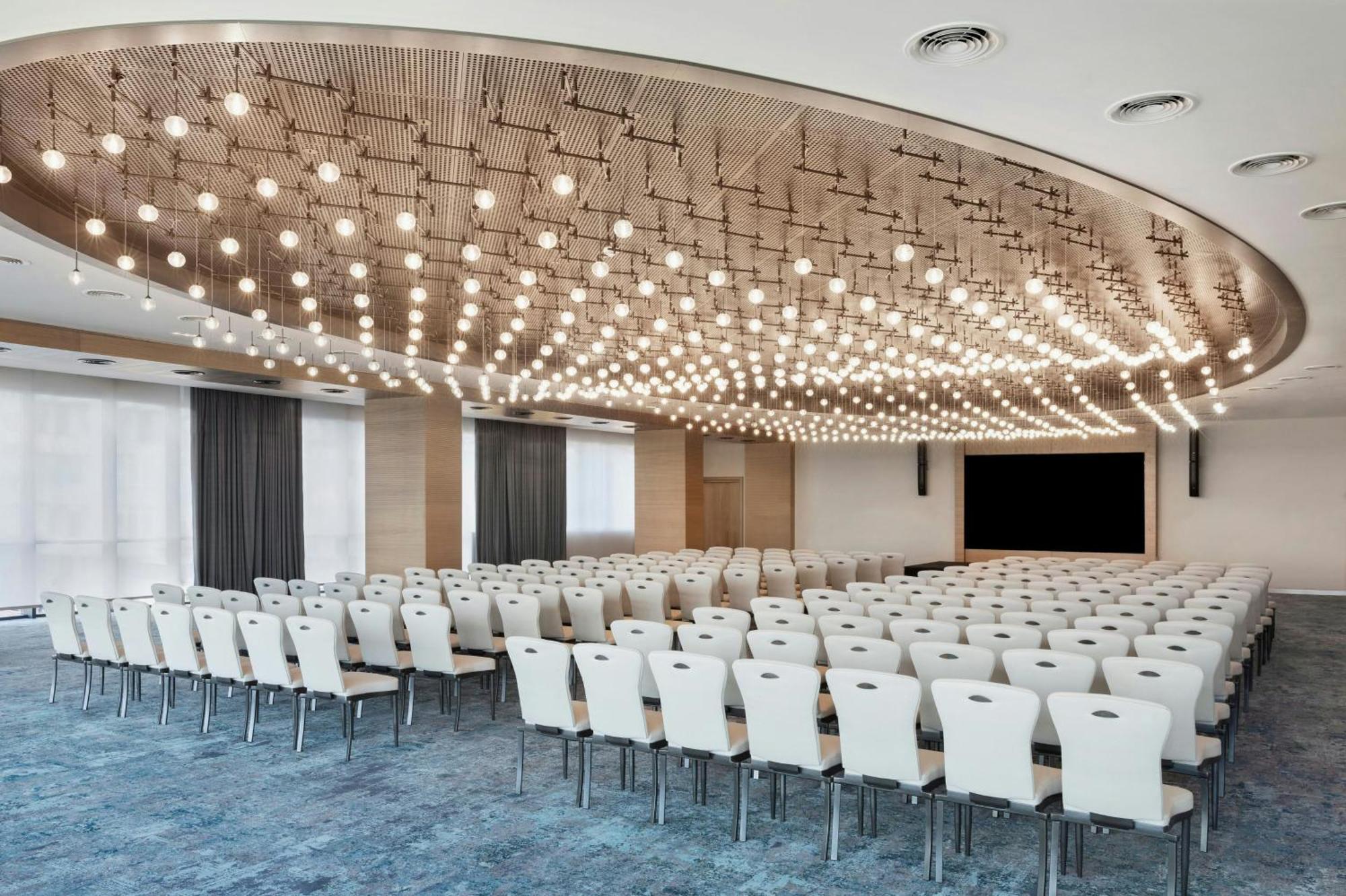 Courtyard By Marriott Batumi Hotell Exteriör bild