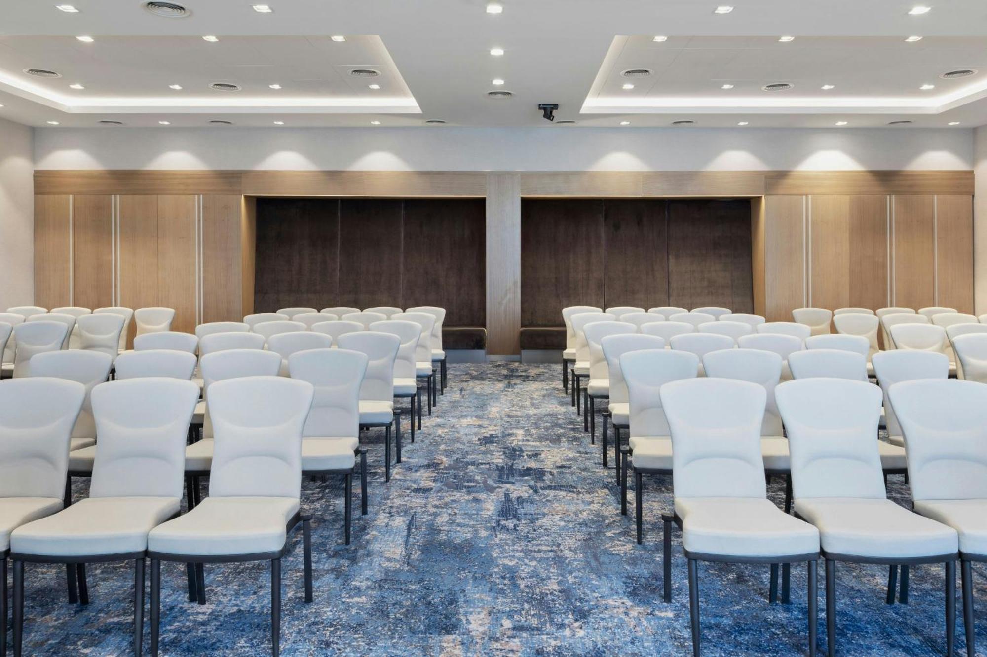 Courtyard By Marriott Batumi Hotell Exteriör bild