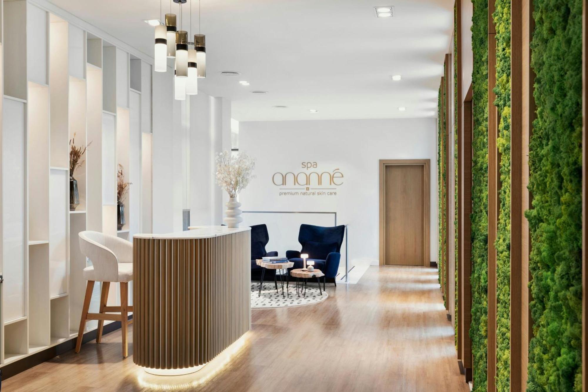 Courtyard By Marriott Batumi Hotell Exteriör bild