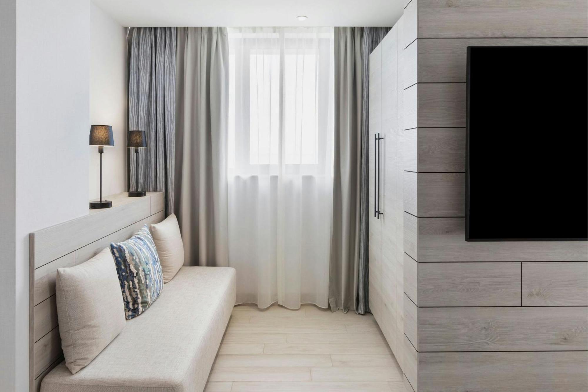 Courtyard By Marriott Batumi Hotell Exteriör bild