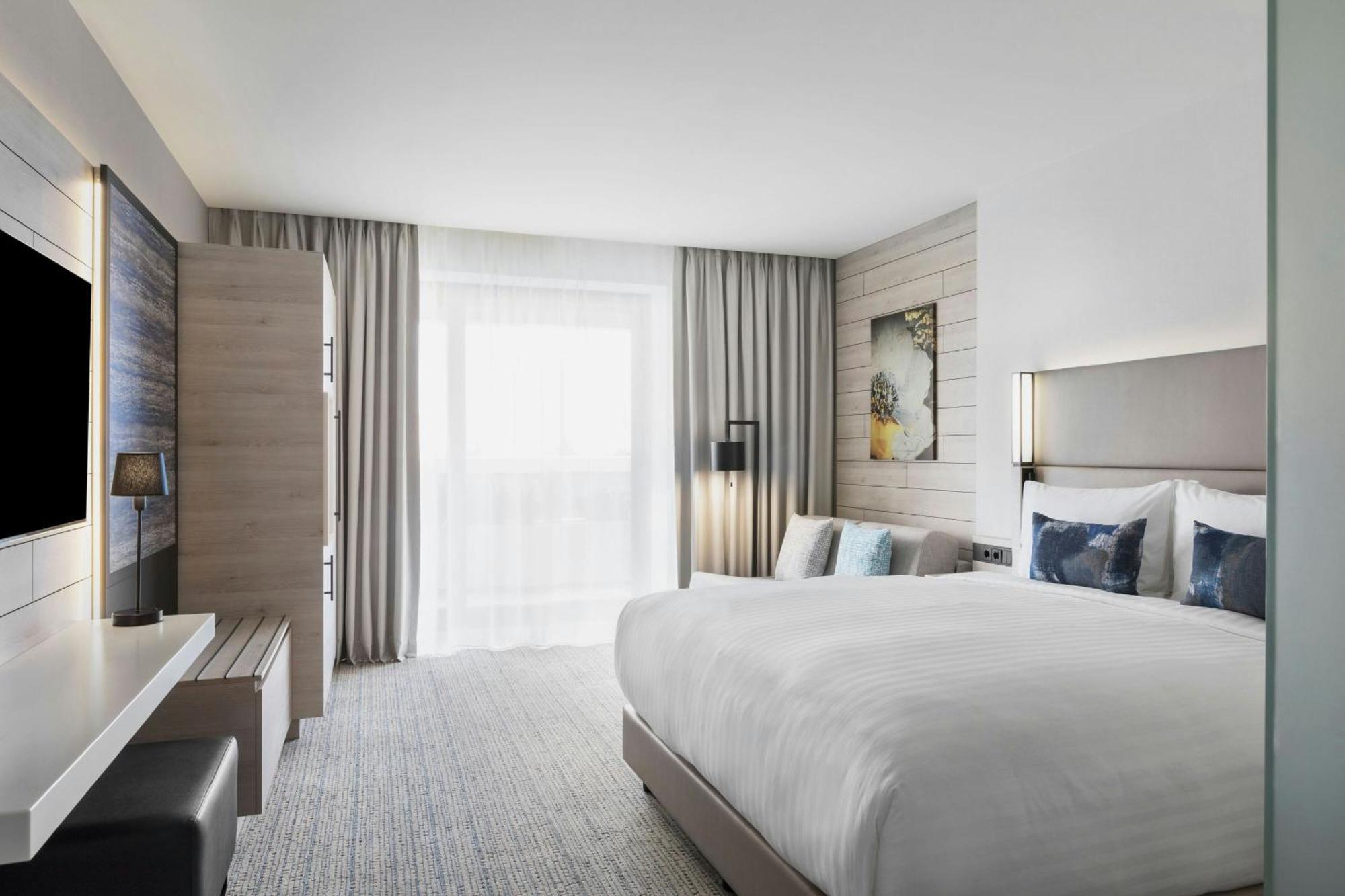 Courtyard By Marriott Batumi Hotell Exteriör bild