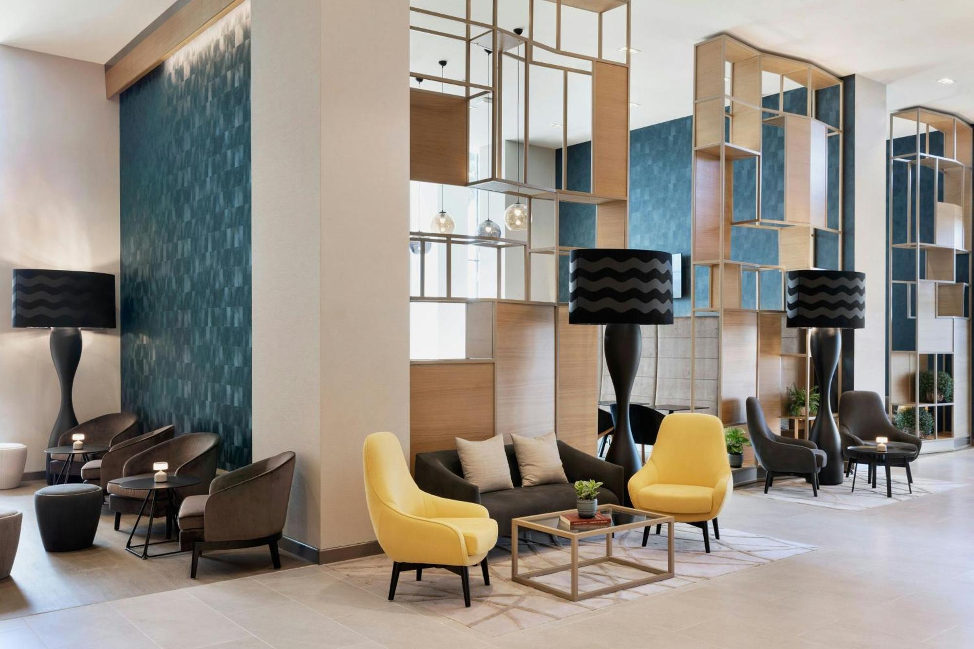 Courtyard By Marriott Batumi Hotell Exteriör bild