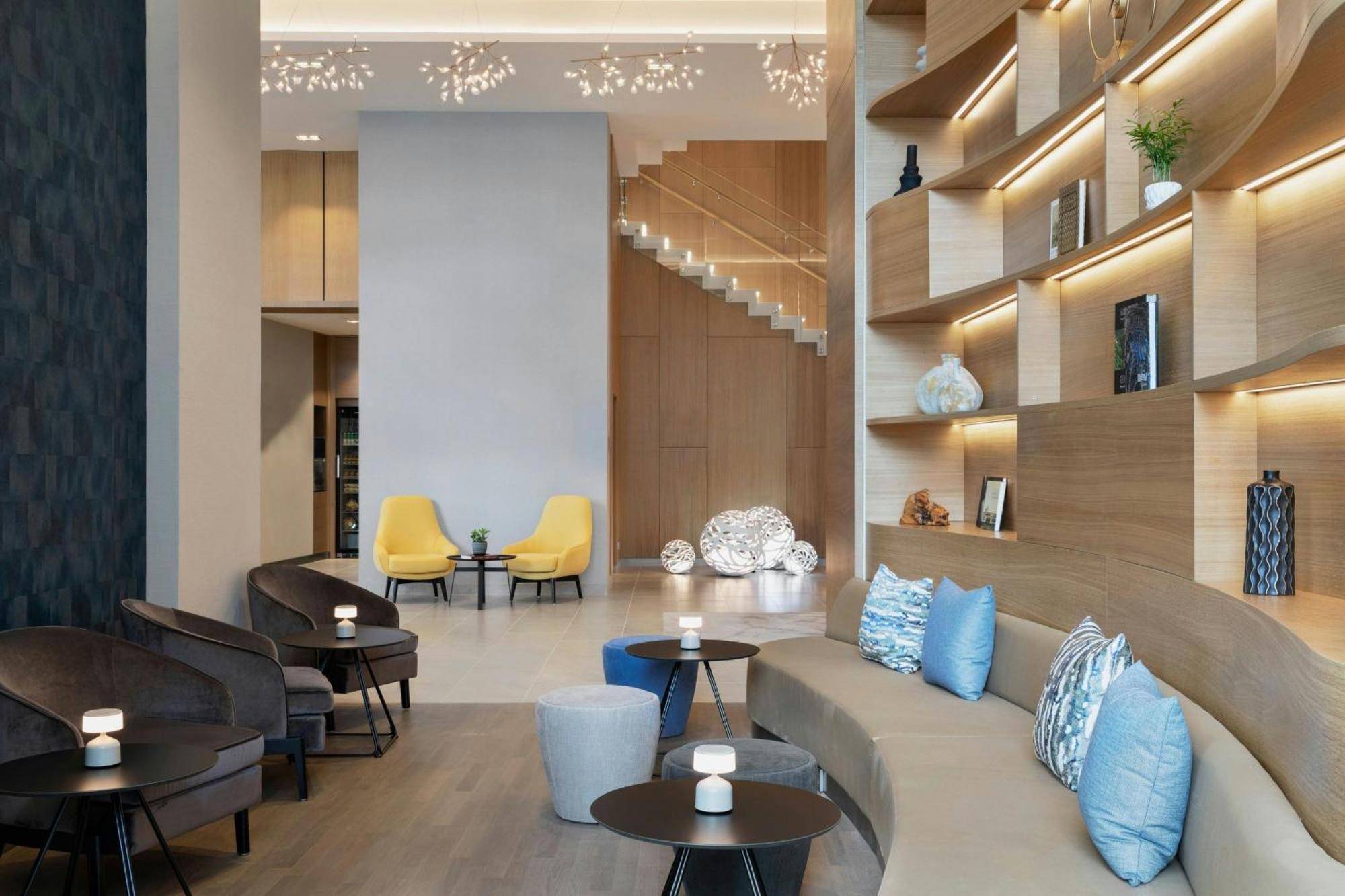 Courtyard By Marriott Batumi Hotell Exteriör bild