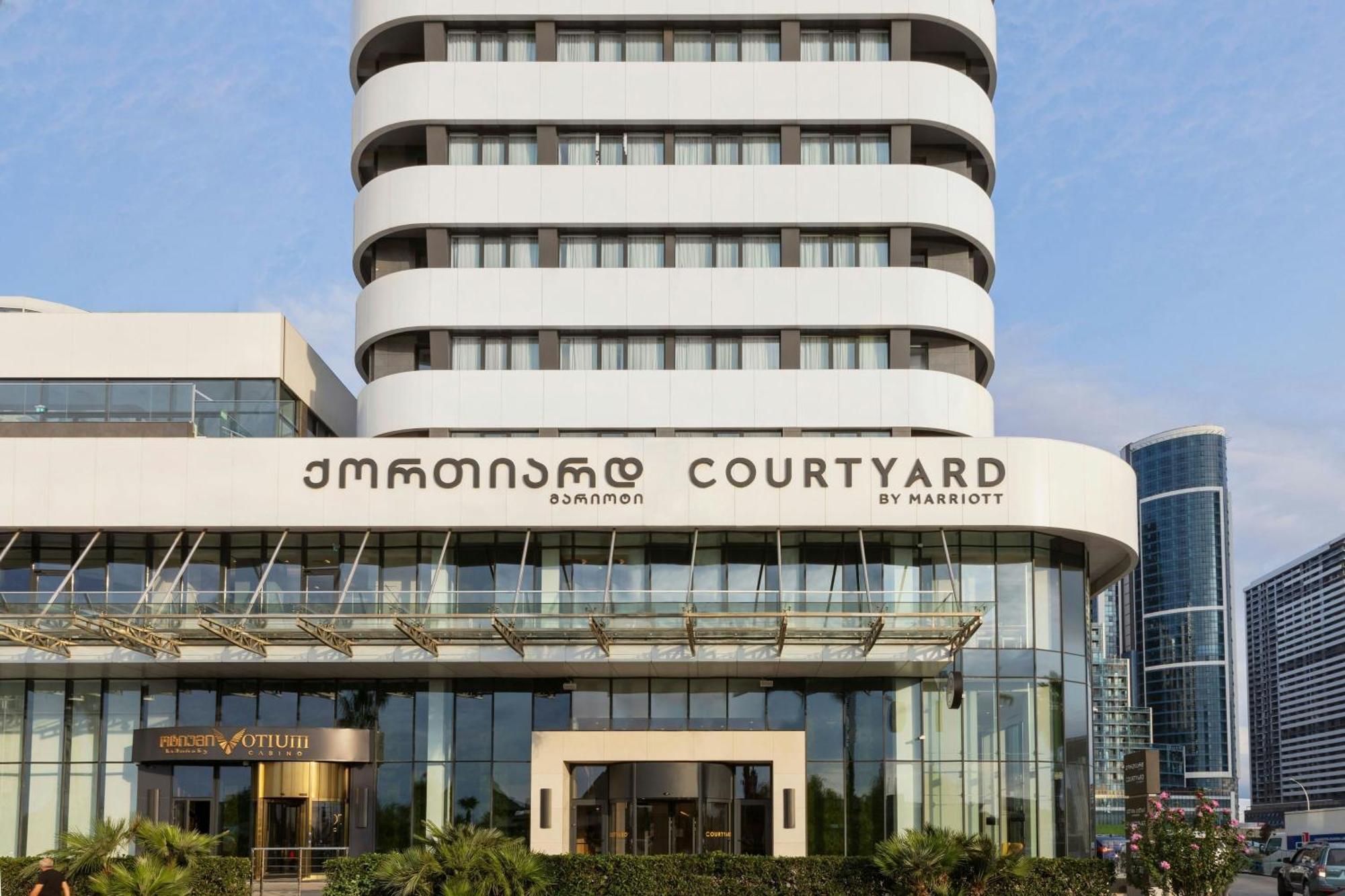 Courtyard By Marriott Batumi Hotell Exteriör bild